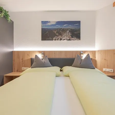 Haus Markus Strolz فندق مبيت وإفطار سانكت أنتون ام ارلبرغ
