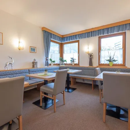 Haus Markus Strolz 3* سانكت أنتون ام ارلبرغ